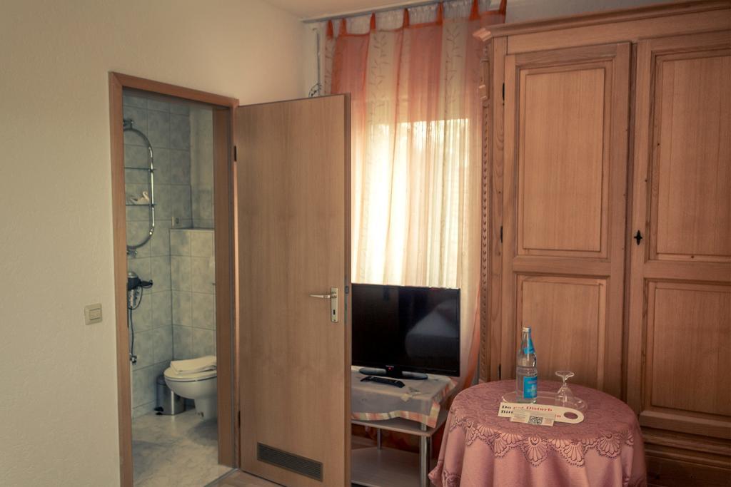 Hotel Adler Aichelberg (Goppingen) Quarto foto