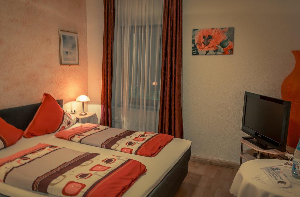 Hotel Adler Aichelberg (Goppingen) Quarto foto