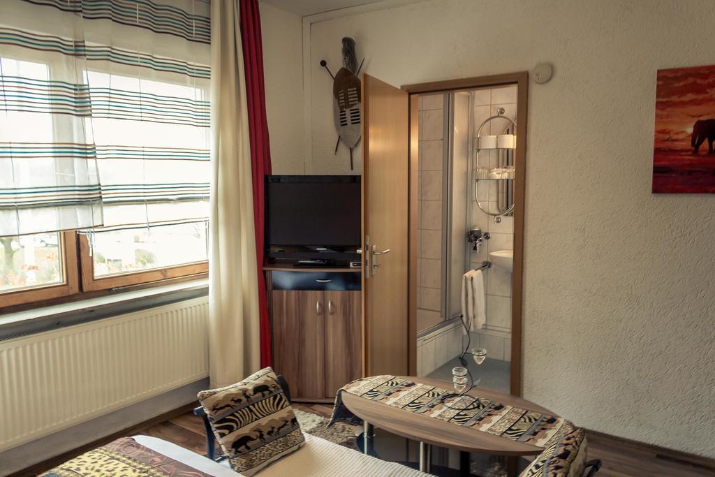 Hotel Adler Aichelberg (Goppingen) Quarto foto